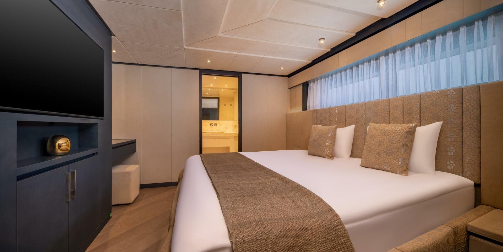 2026 Hargrave E Series Superyachts Division — photo 11