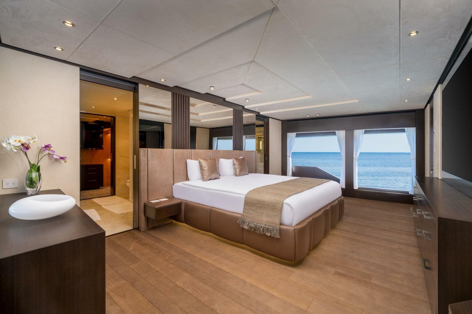 2026 Hargrave E Series Superyachts Division — photo 7