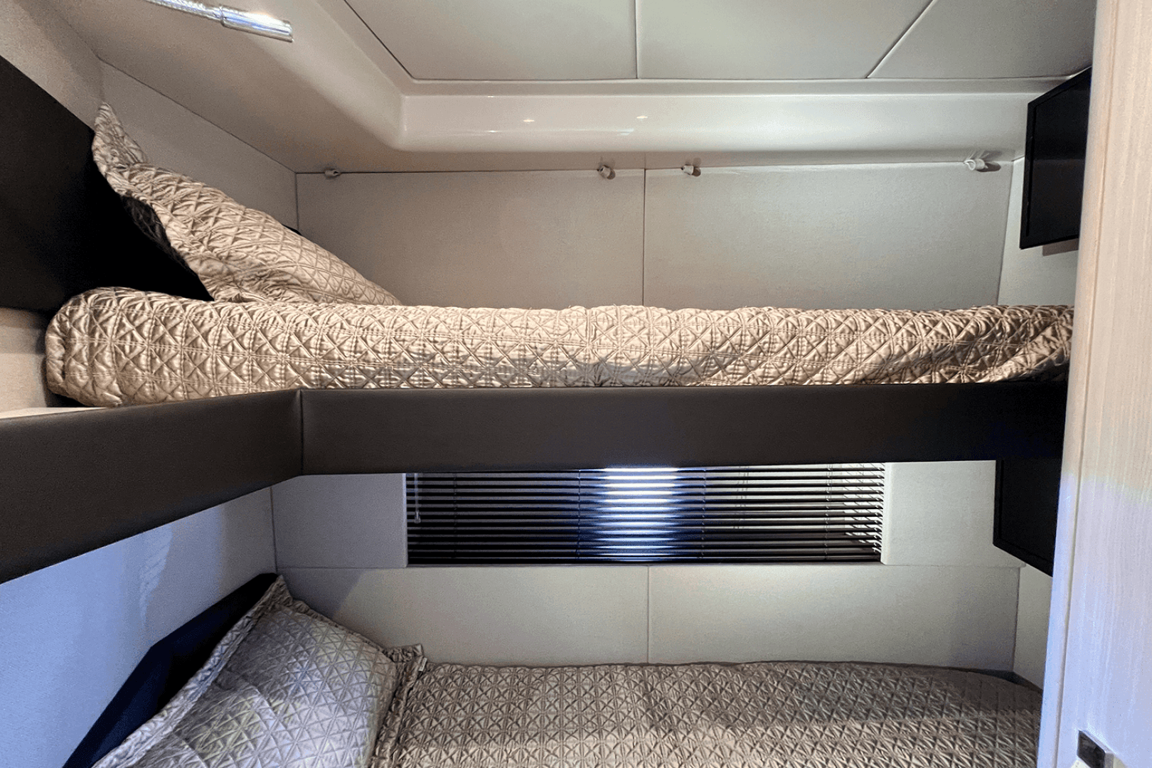 2019 Azimut 50 Flybridge — photo 74