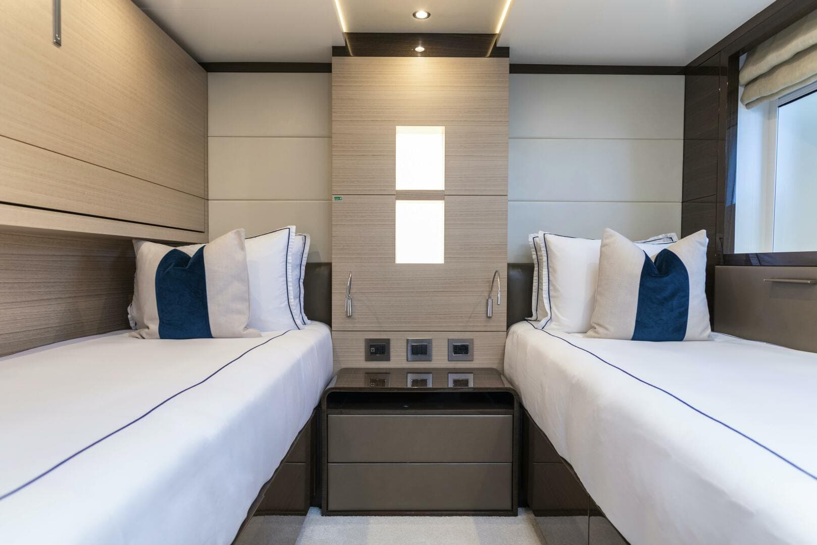 2018 Benetti Classic Supreme 132 — photo 25