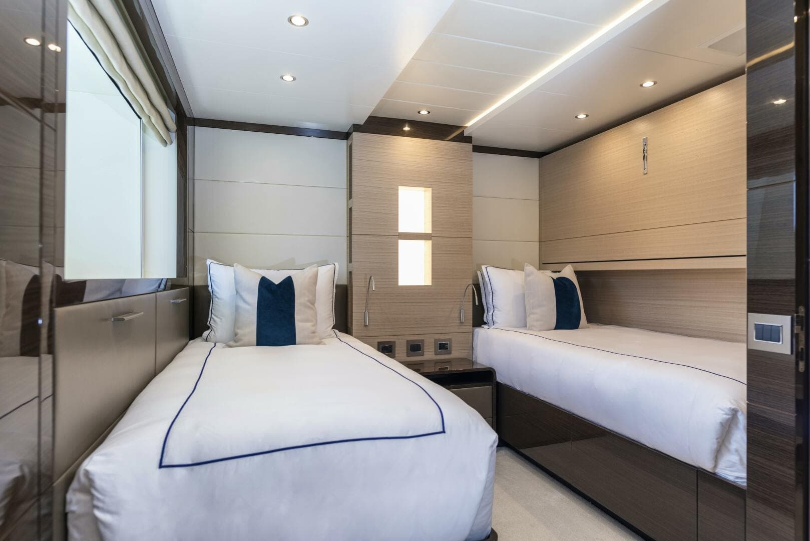 2018 Benetti Classic Supreme 132 — photo 27