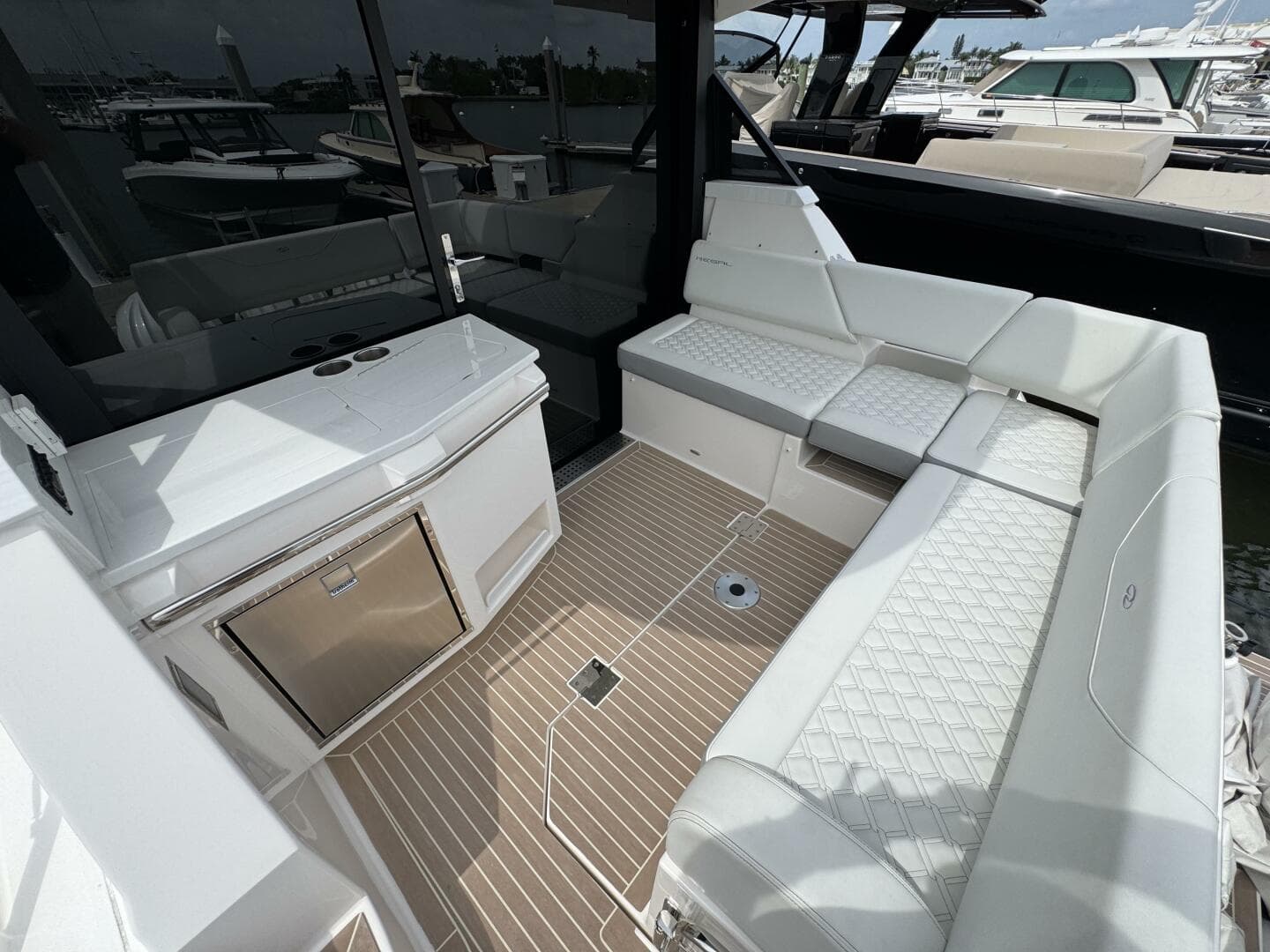 2024 Regal 38 Xo — photo 13