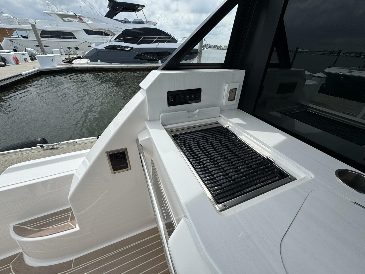 2024 Regal 38 Xo — photo 18