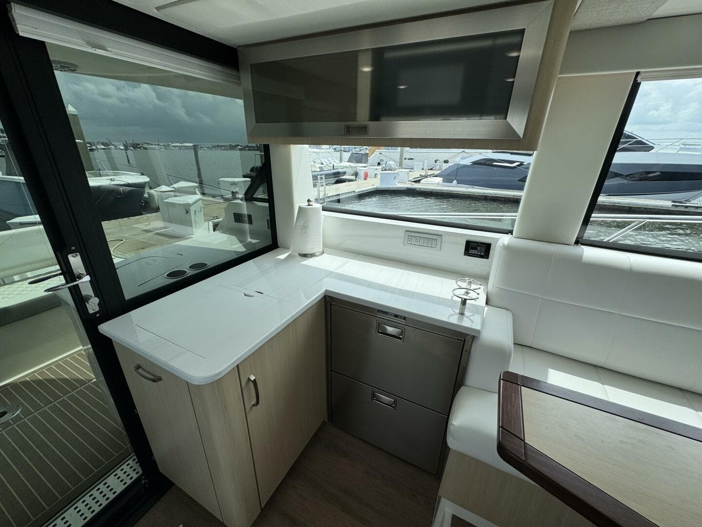 2024 Regal 38 Xo — photo 24