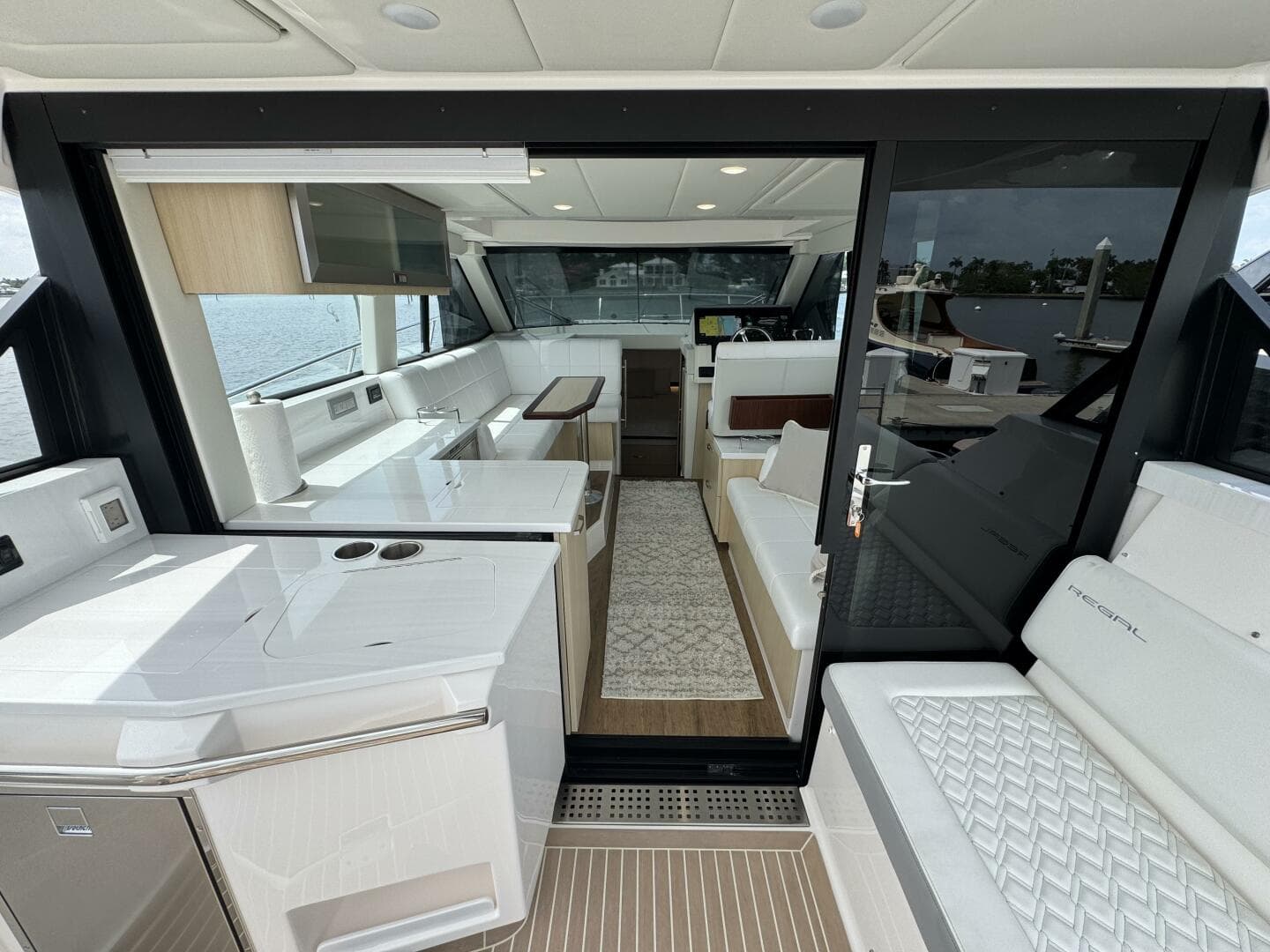 2024 Regal 38 Xo — photo 20