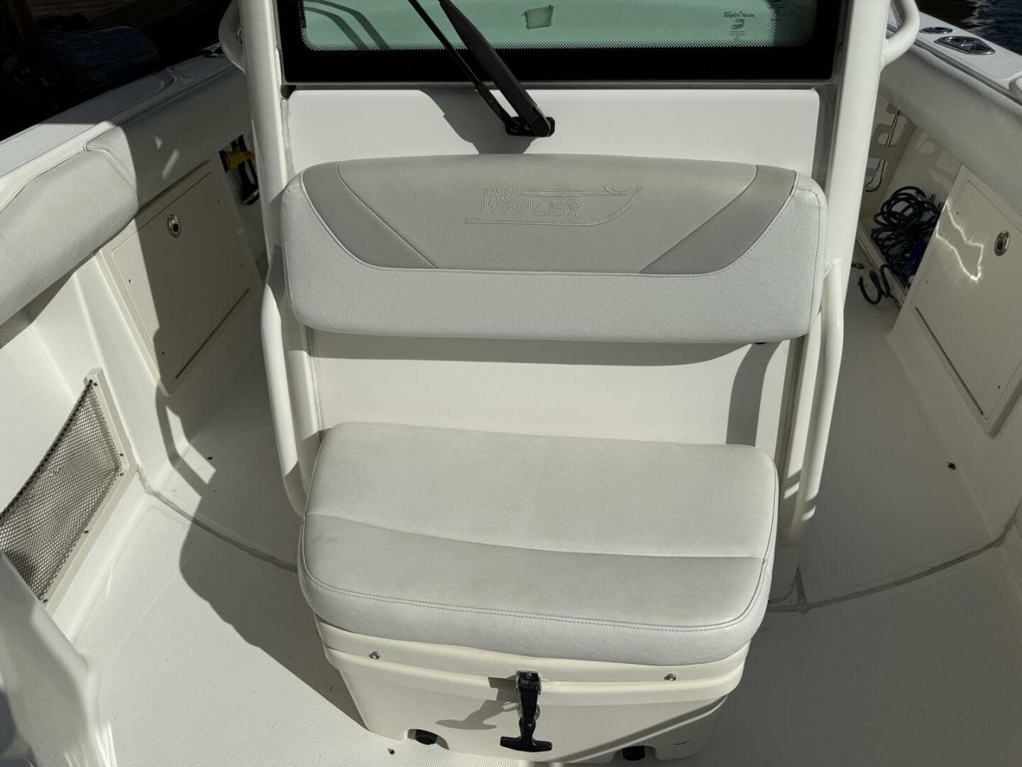 2016 Boston Whaler 280 Outrage — photo 8