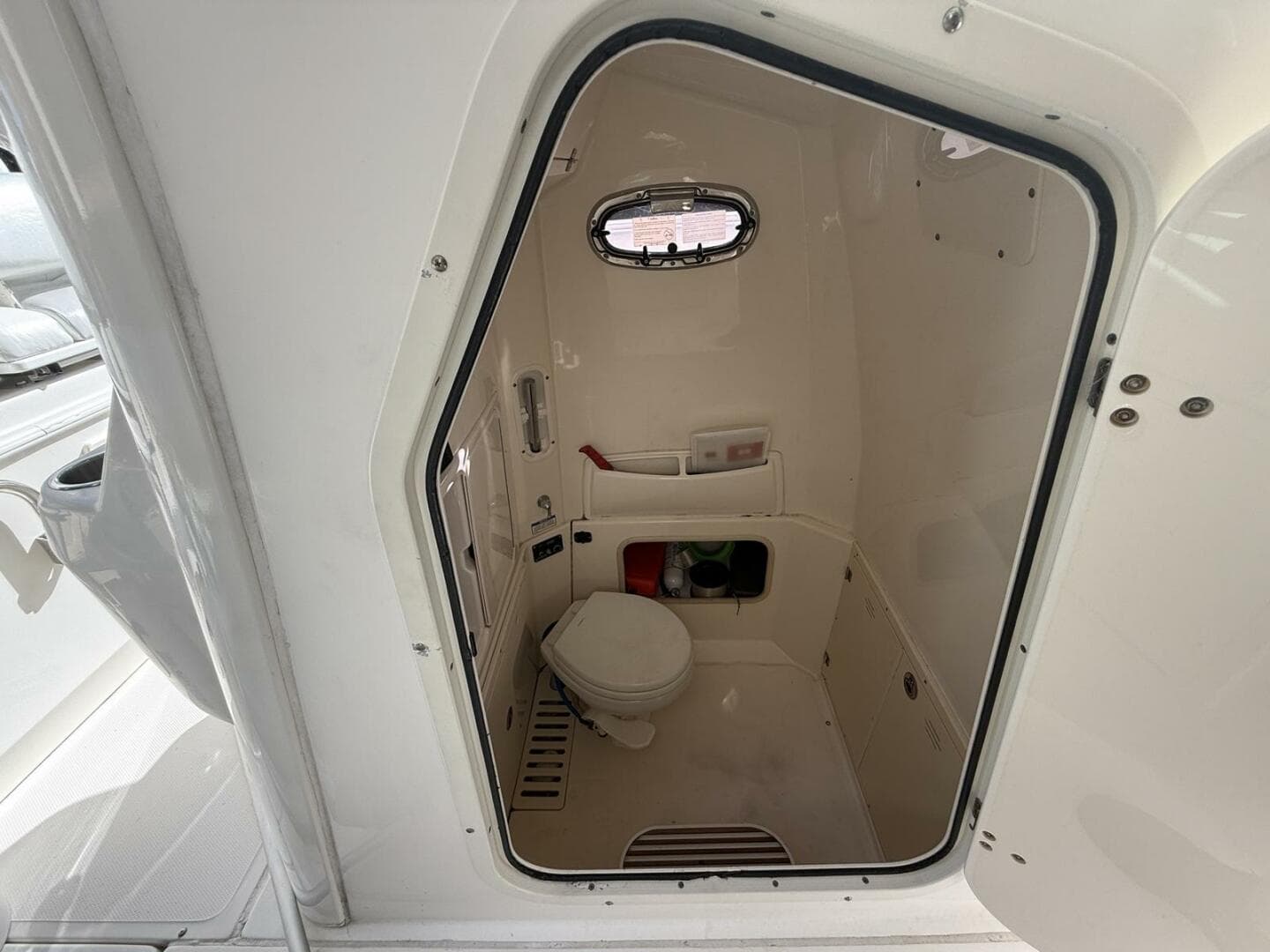 2016 Boston Whaler 280 Outrage — photo 13