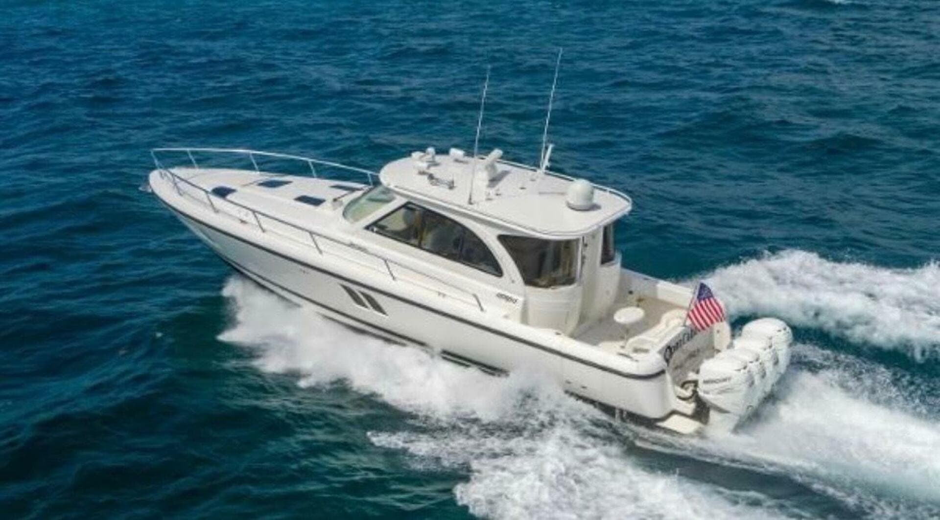 2012 Intrepid 475 Sport Yacht Wheel House — photo 3