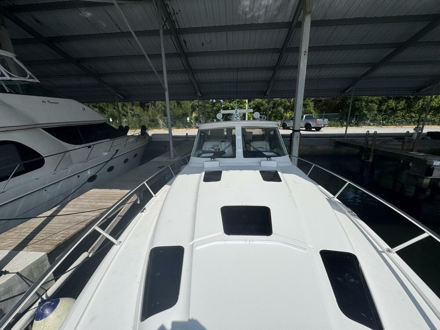 2012 Intrepid 475 Sport Yacht Wheel House — photo 10