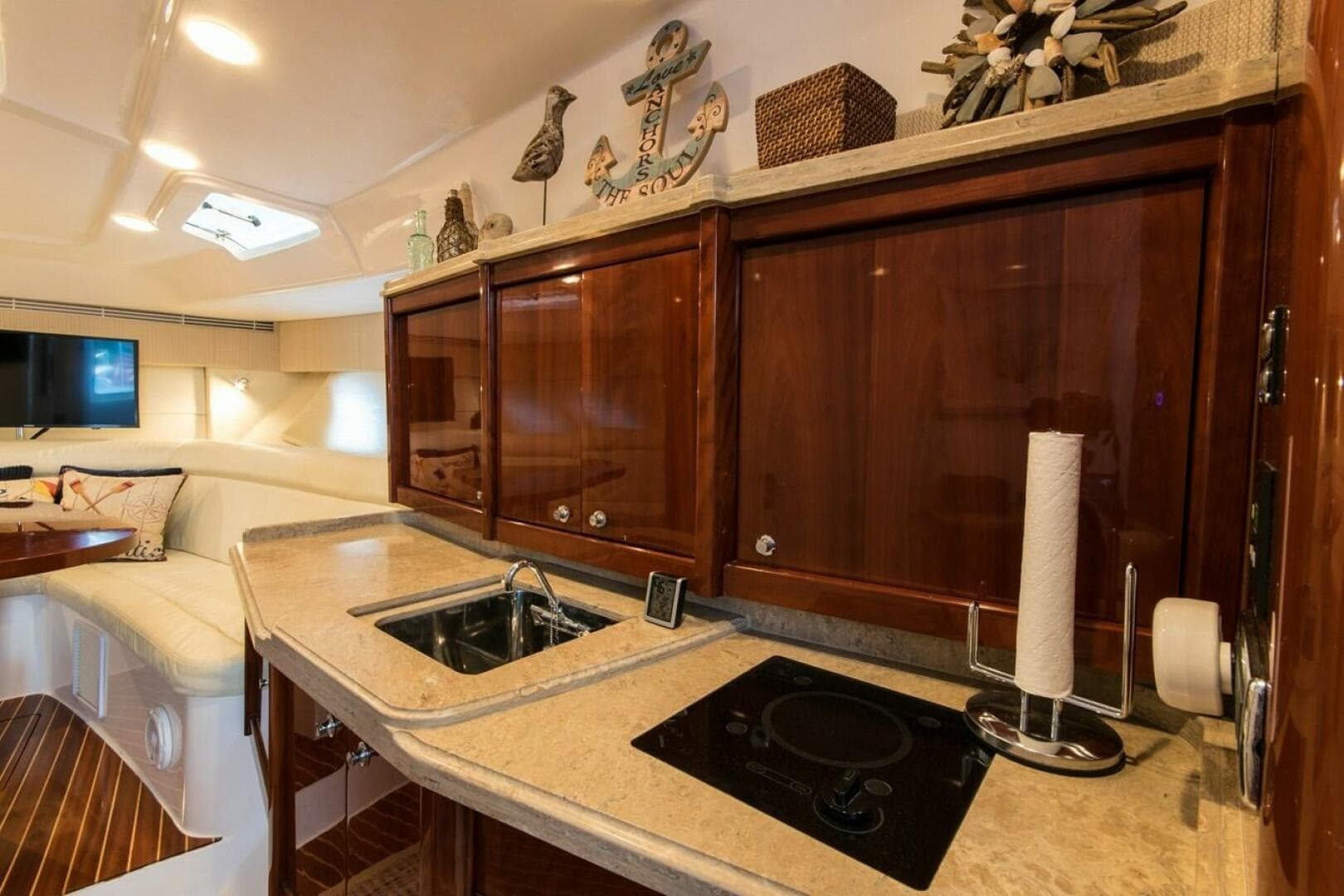 2012 Intrepid 475 Sport Yacht Wheel House — photo 50