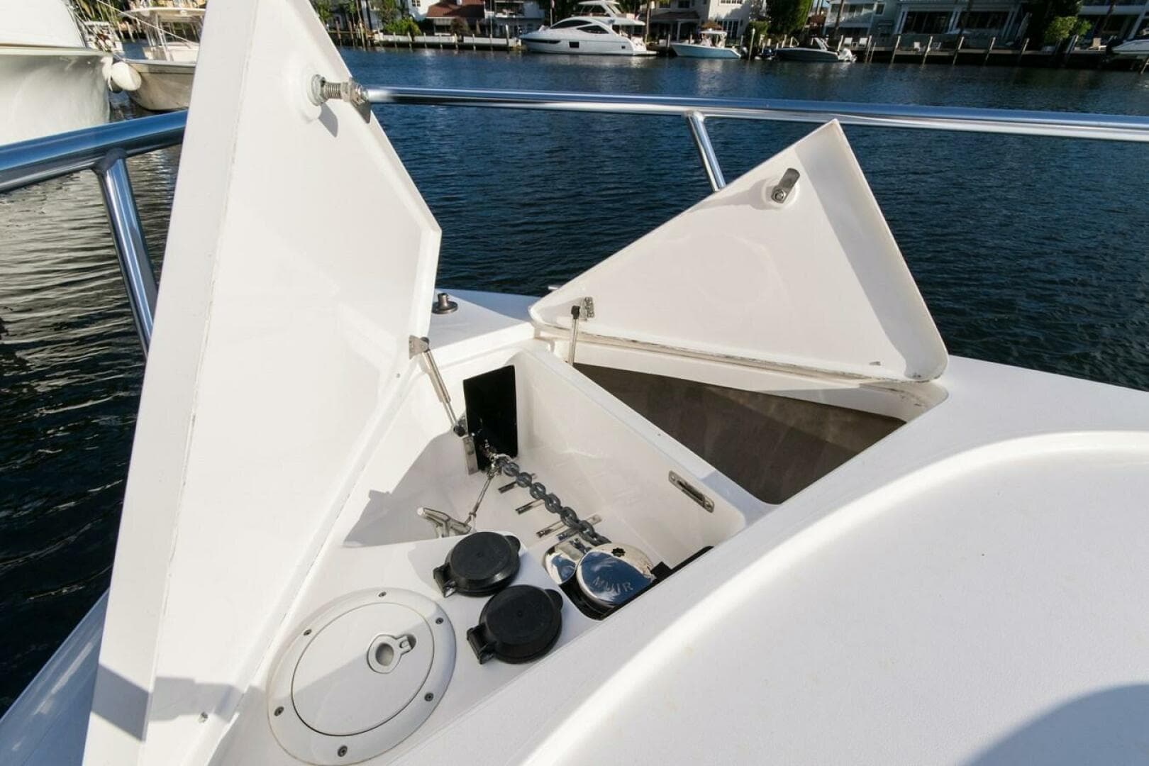 2012 Intrepid 475 Sport Yacht Wheel House — photo 57