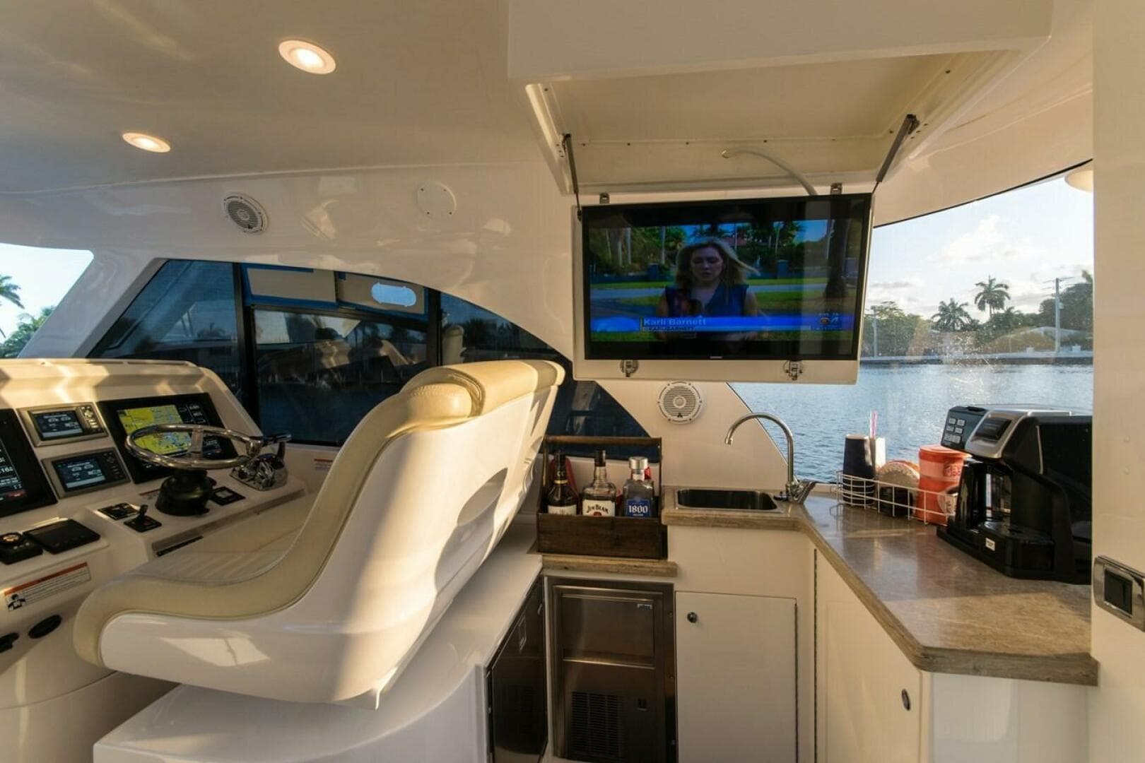 2012 Intrepid 475 Sport Yacht Wheel House — photo 30