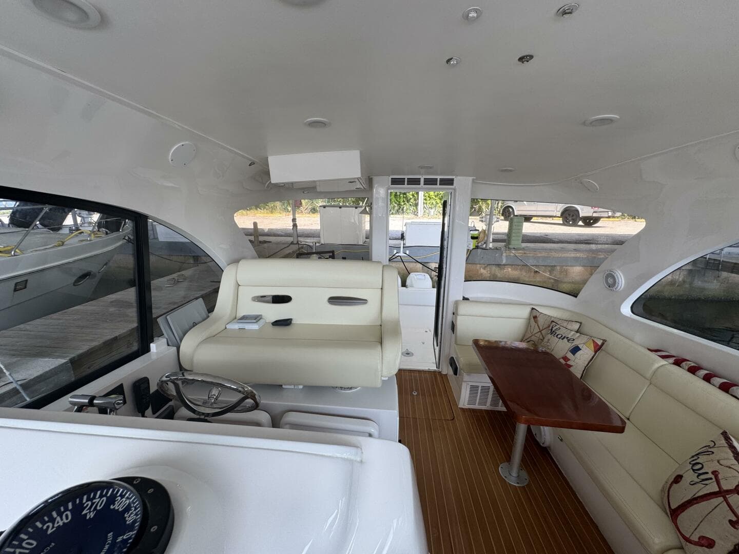 2012 Intrepid 475 Sport Yacht Wheel House — photo 28