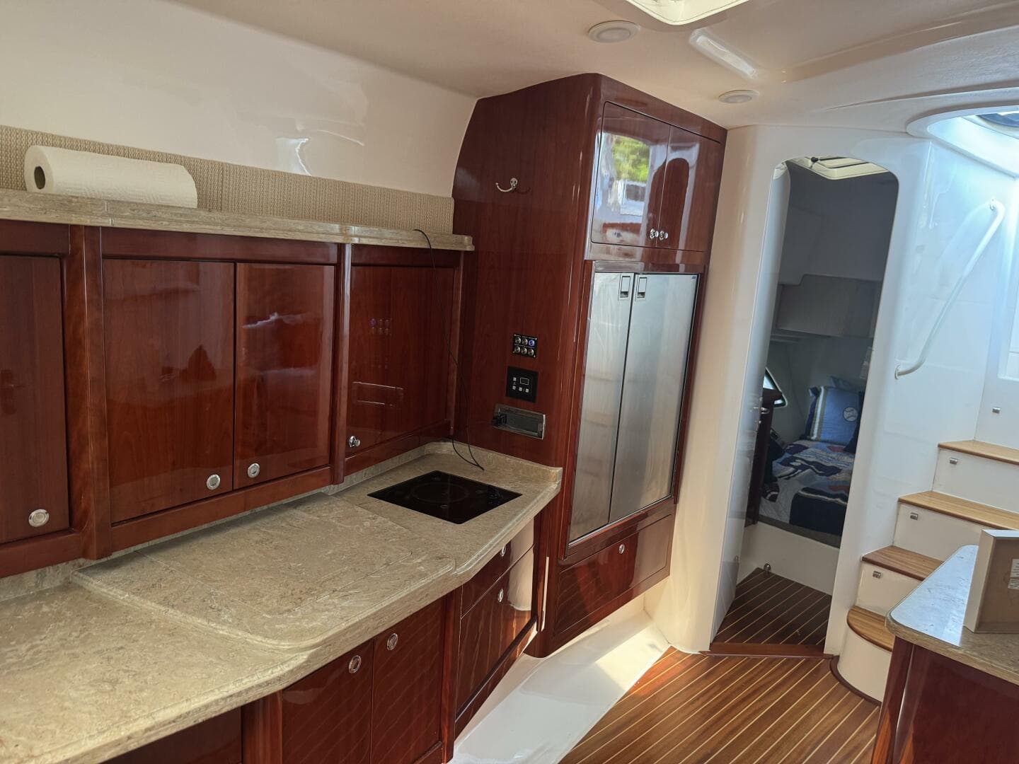 2012 Intrepid 475 Sport Yacht Wheel House — photo 41