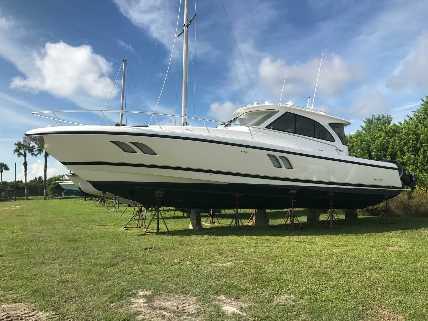 2012 Intrepid 475 Sport Yacht Wheel House — photo 5