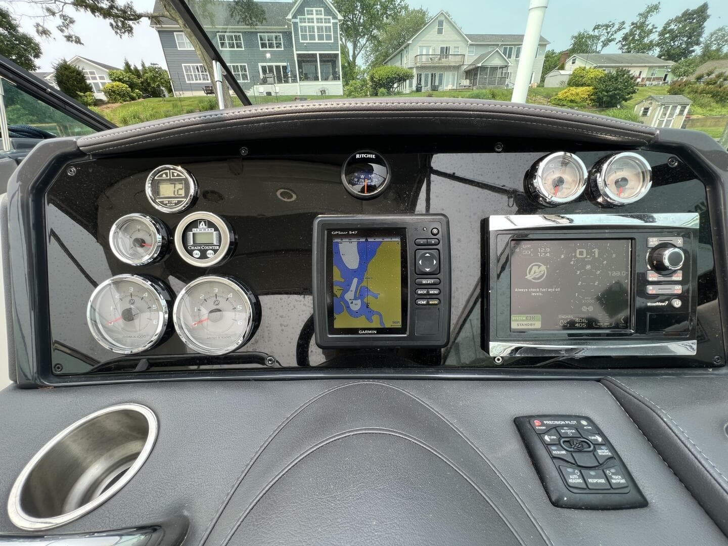 2016 Formula 310 Bowrider — photo 9