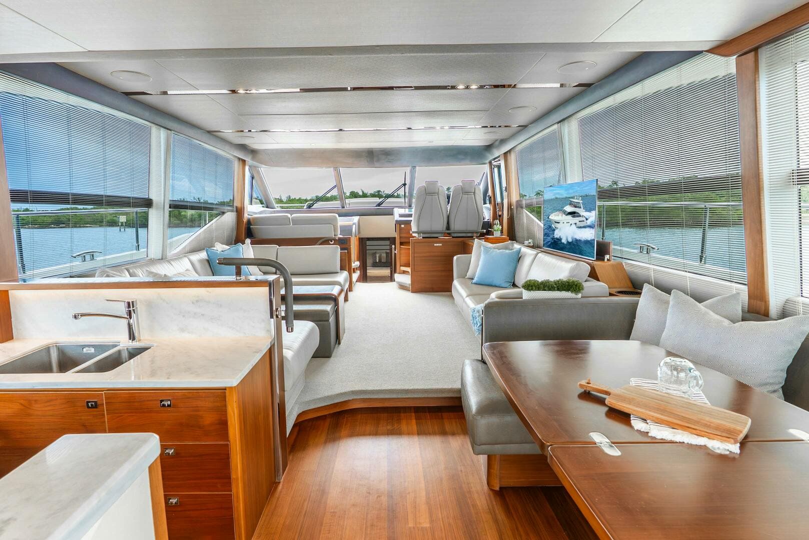 2018 Princess Yachts — photo 31