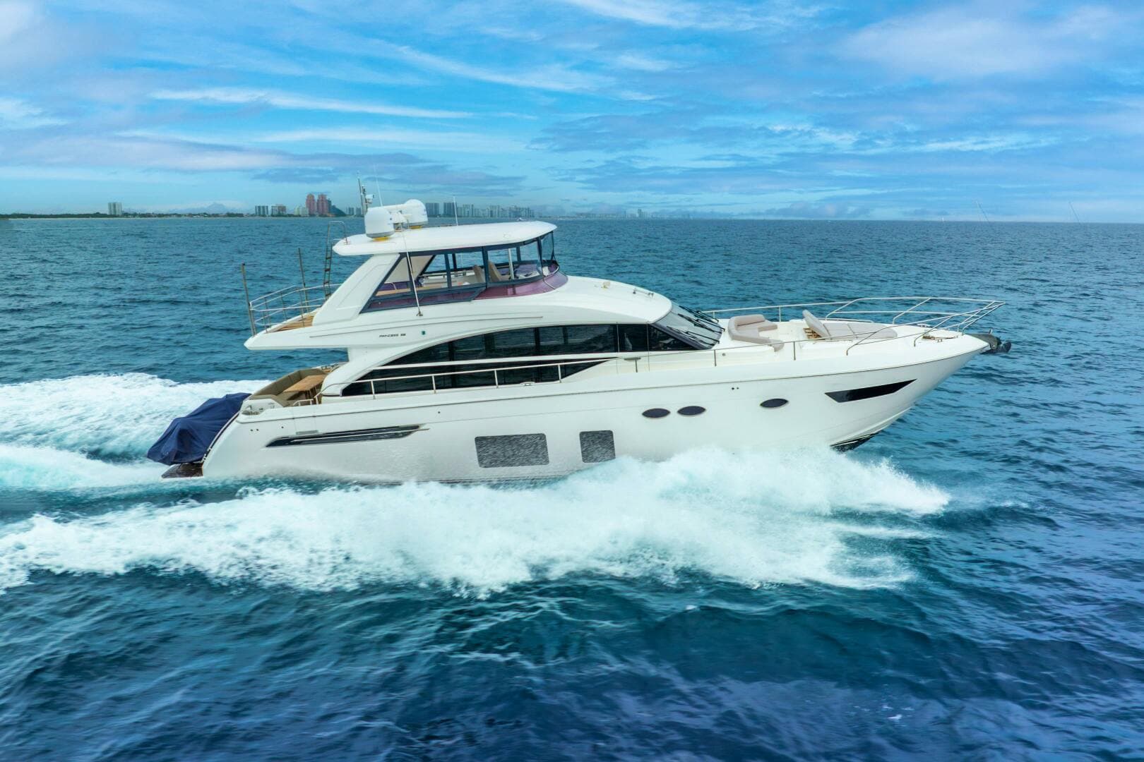 2018 Princess Yachts — photo 10