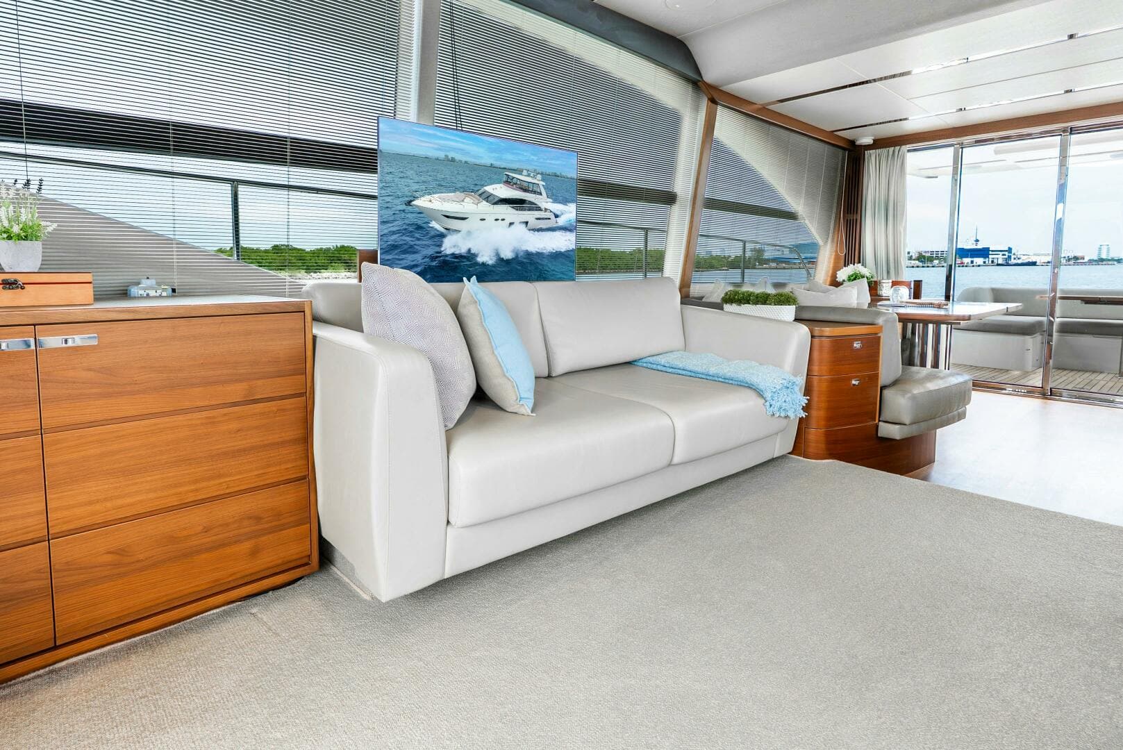2018 Princess Yachts — photo 35
