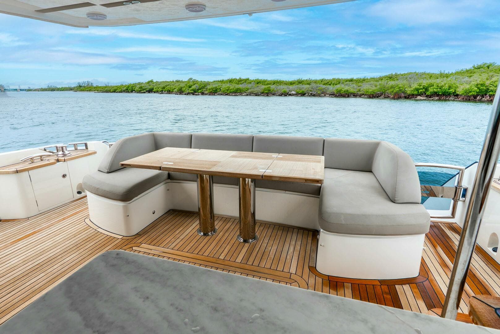 2018 Princess Yachts — photo 16
