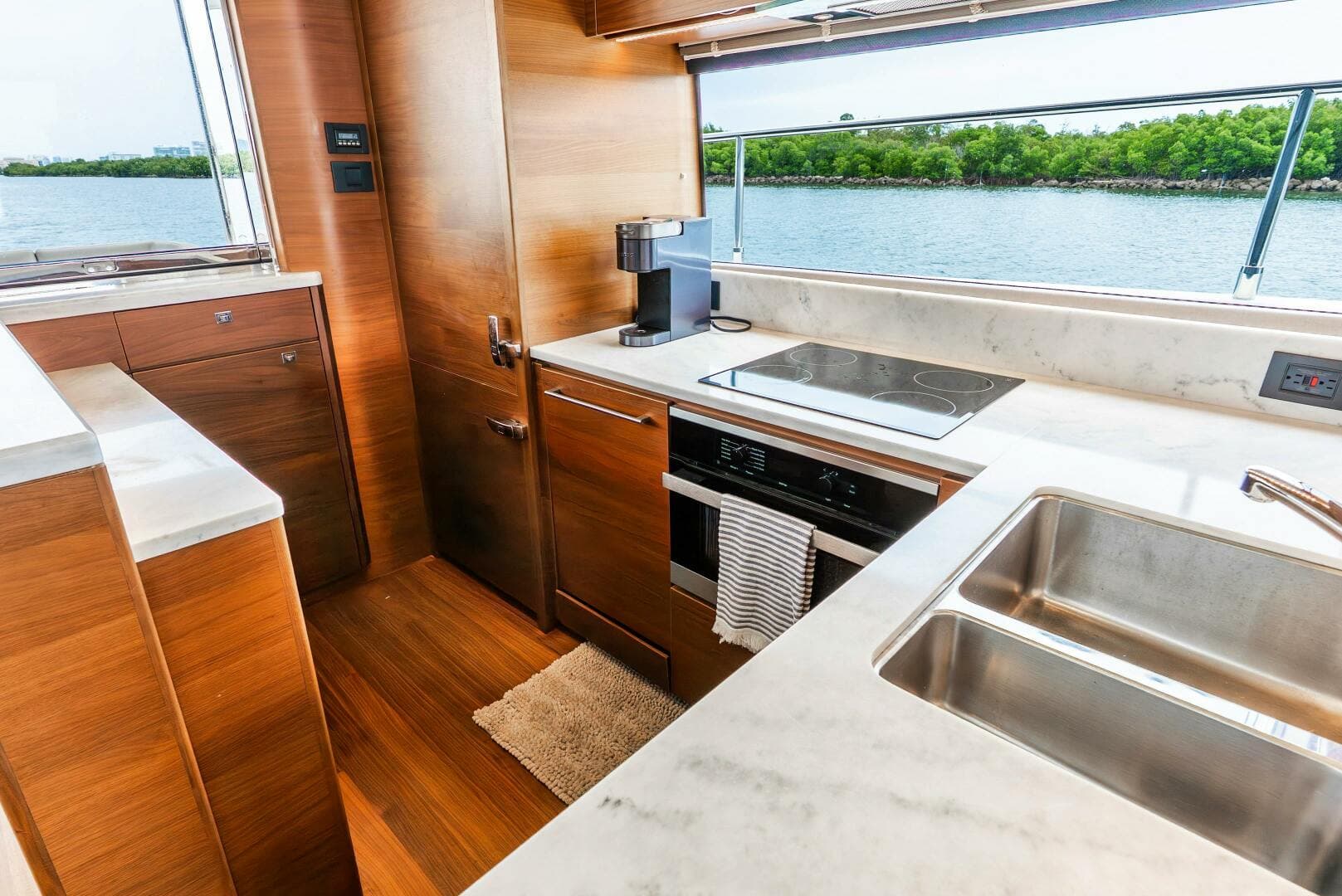 2018 Princess Yachts — photo 28