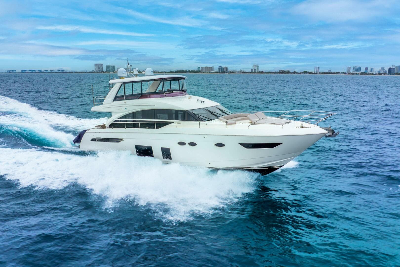 2018 Princess Yachts — photo 9
