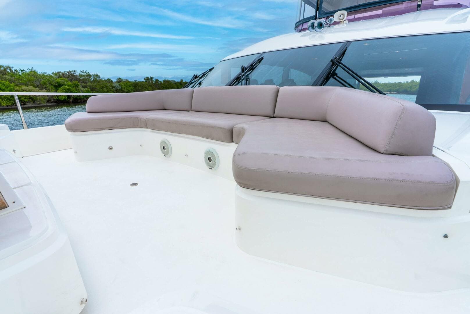 2018 Princess Yachts — photo 12