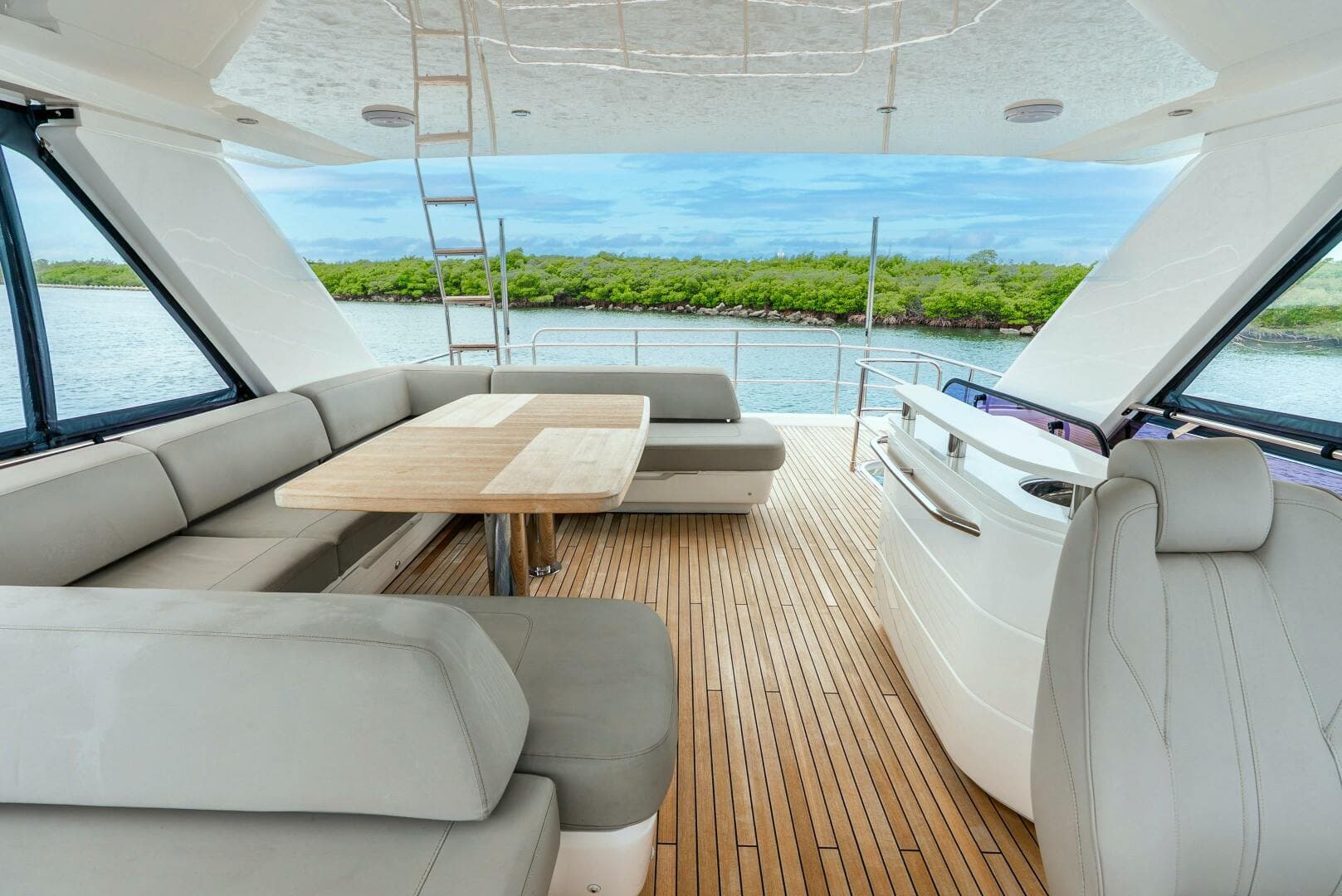 2018 Princess Yachts — photo 19
