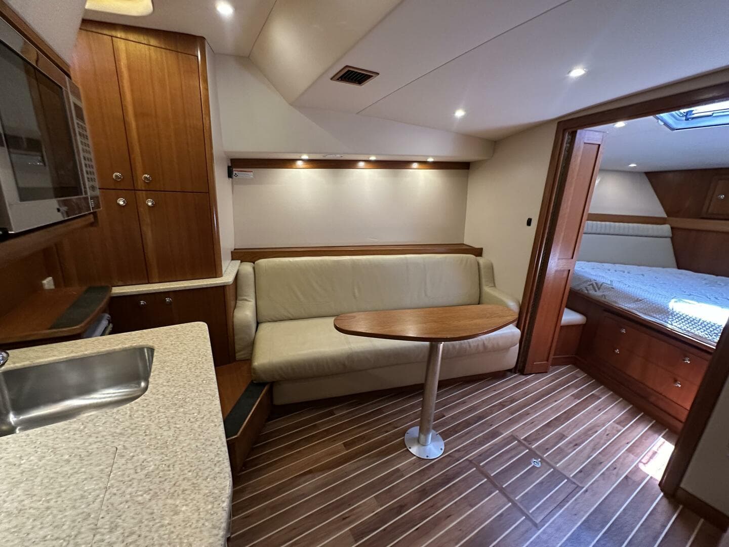 2007 Albemarle 360 Express — photo 13