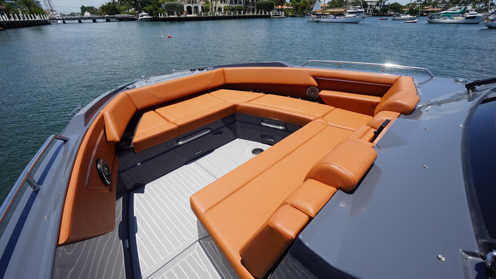 2023 Cruisers Yachts 42 Gls OB — photo 19