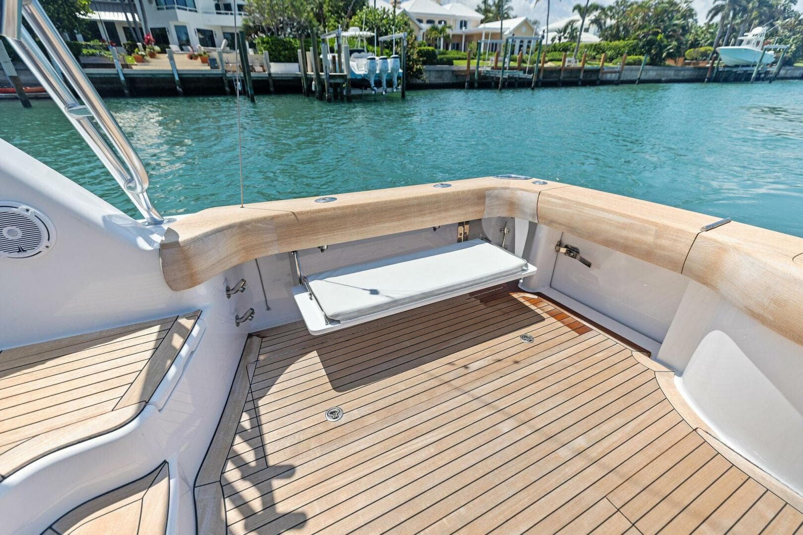 2016 Hatteras — photo 28