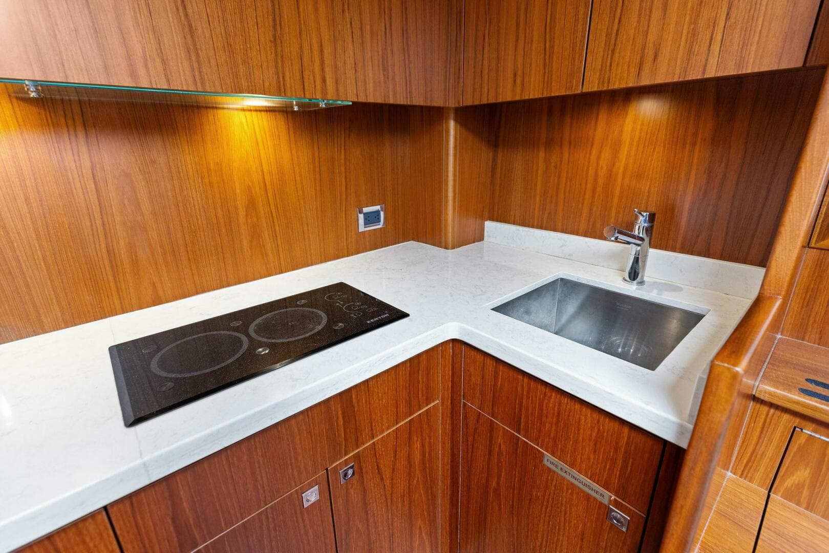 2016 Hatteras — photo 69