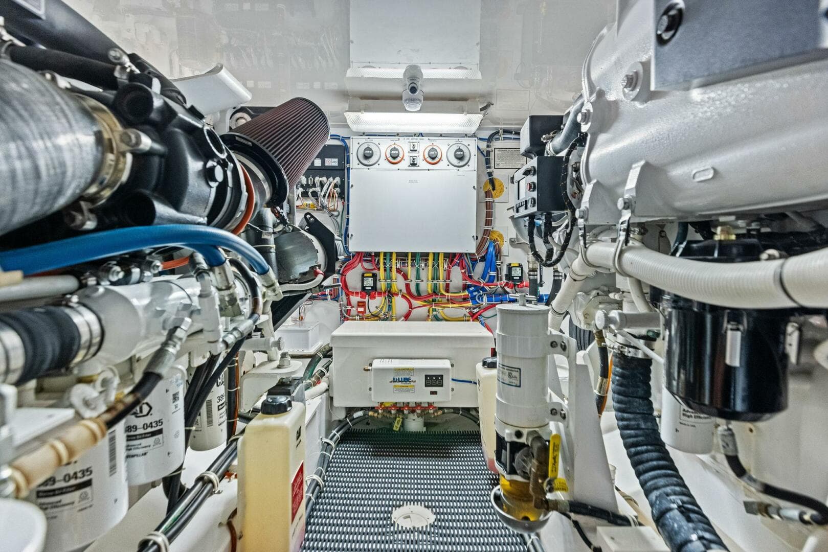 2016 Hatteras — photo 85