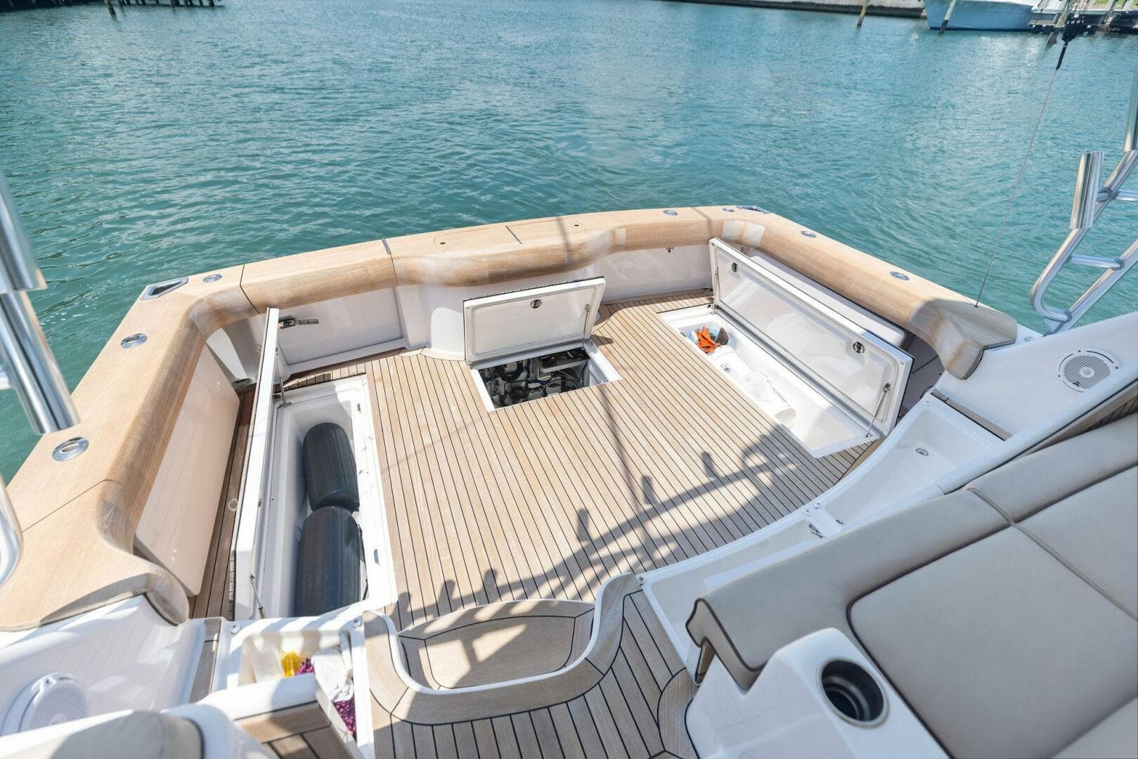 2016 Hatteras — photo 30