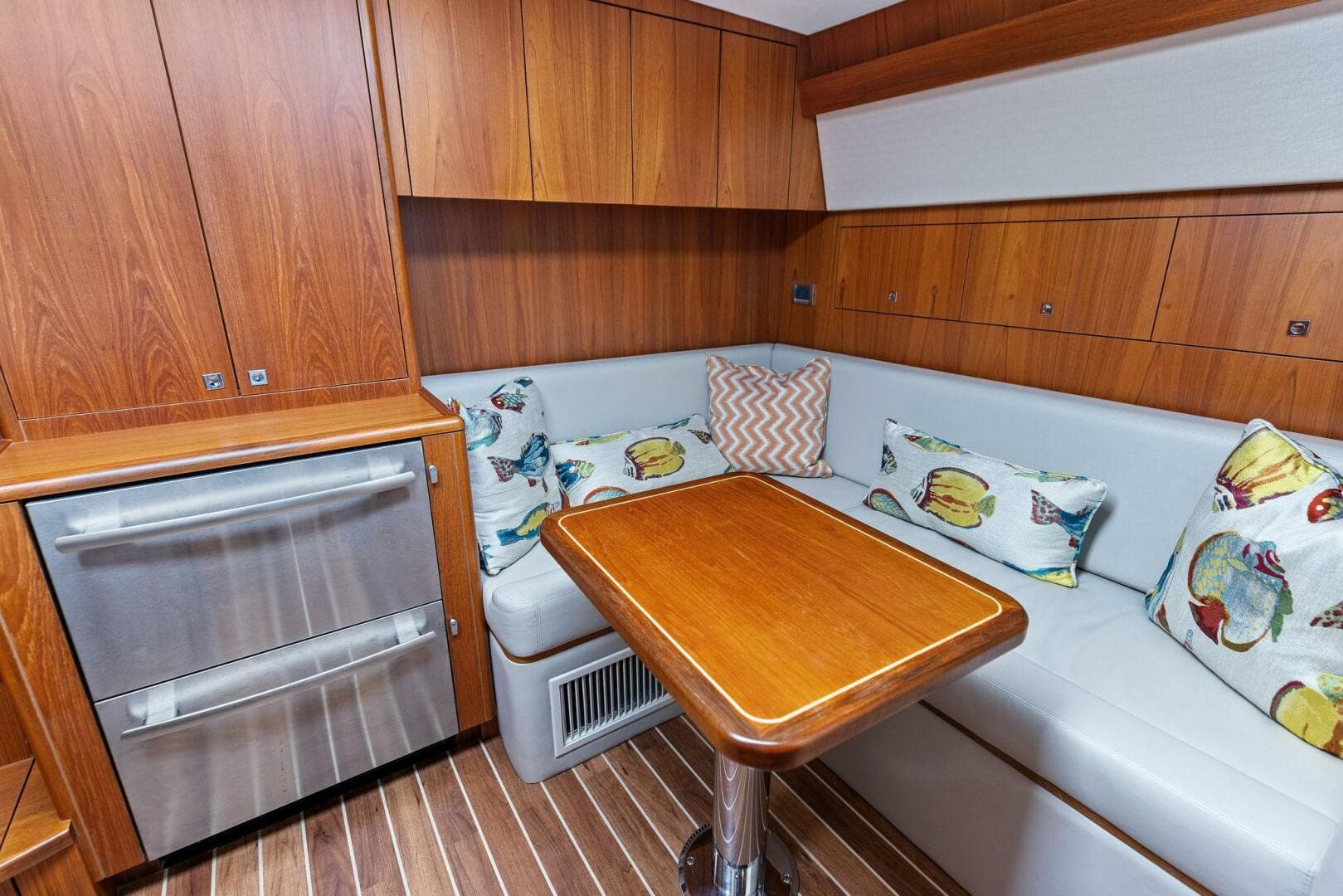 2016 Hatteras — photo 66