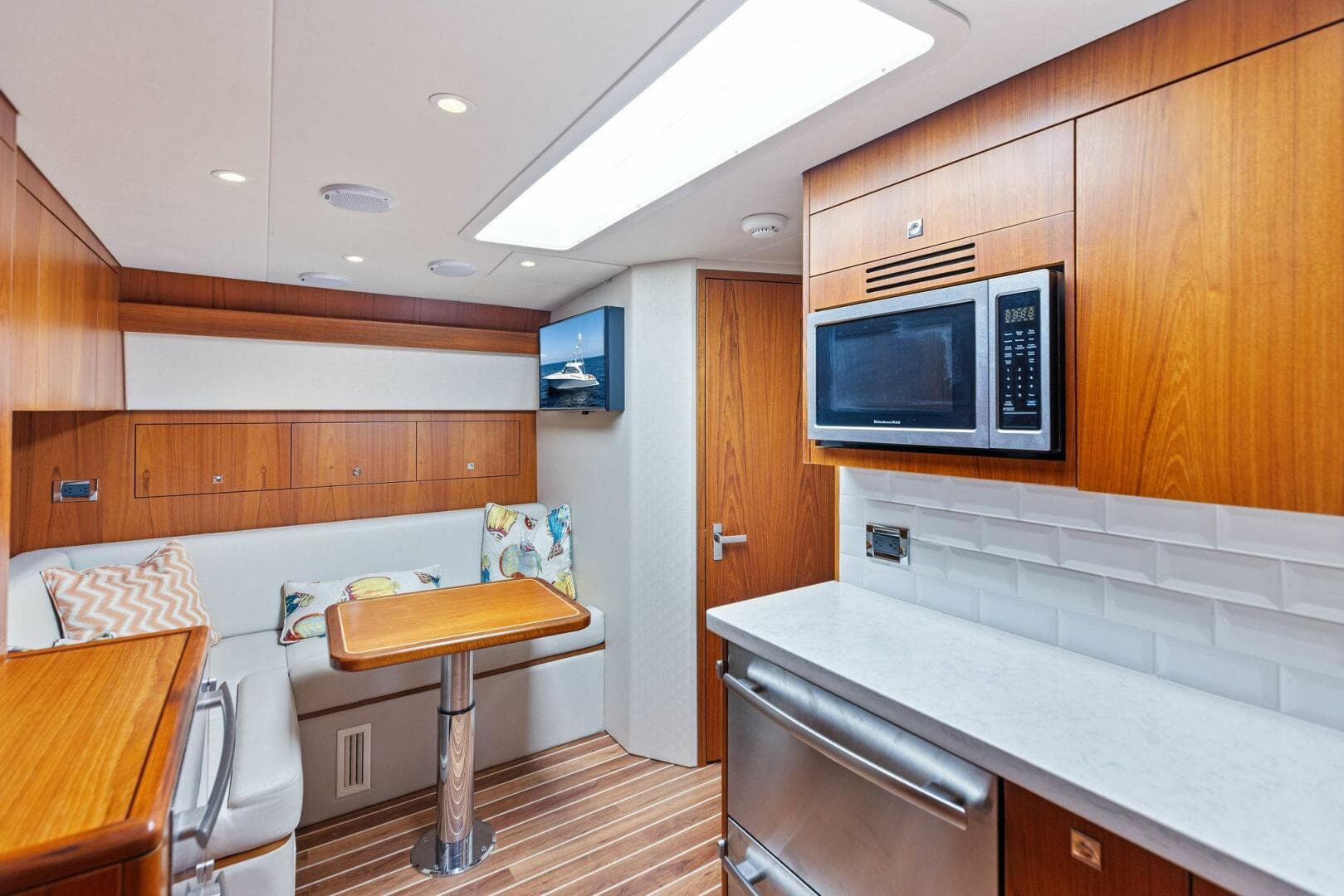 2016 Hatteras — photo 70