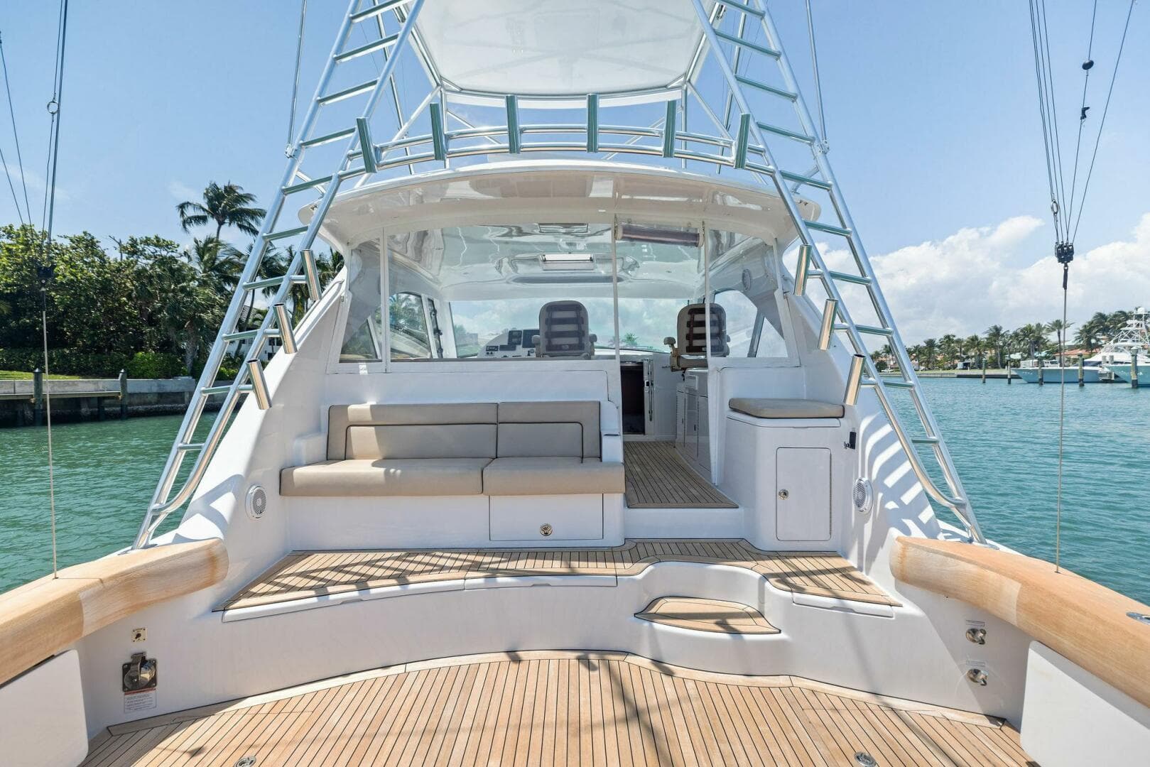 2016 Hatteras — photo 35