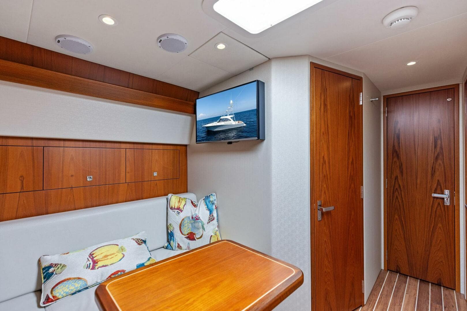 2016 Hatteras — photo 73