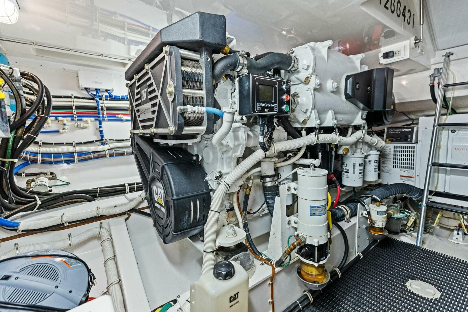 2016 Hatteras — photo 82