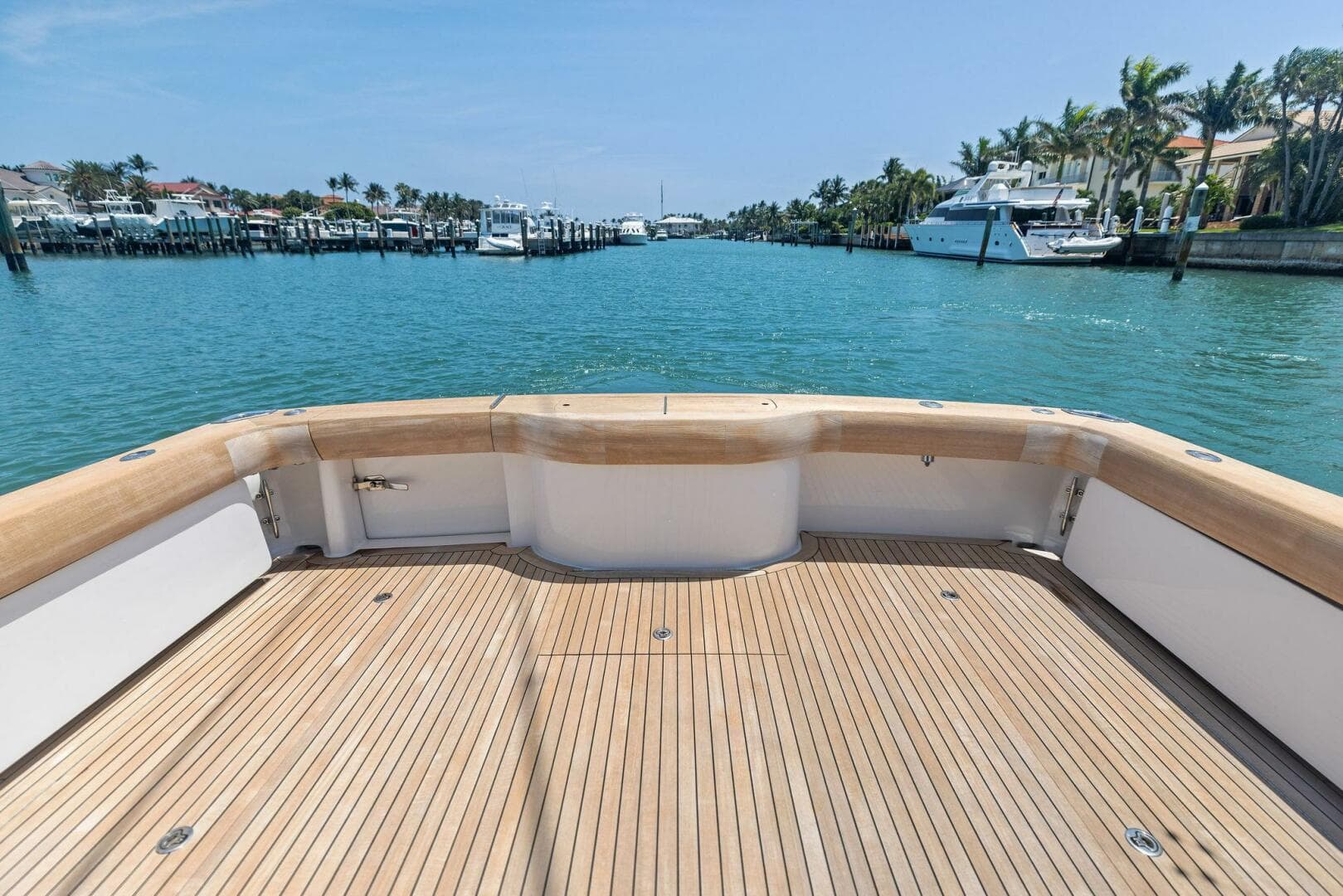 2016 Hatteras — photo 38