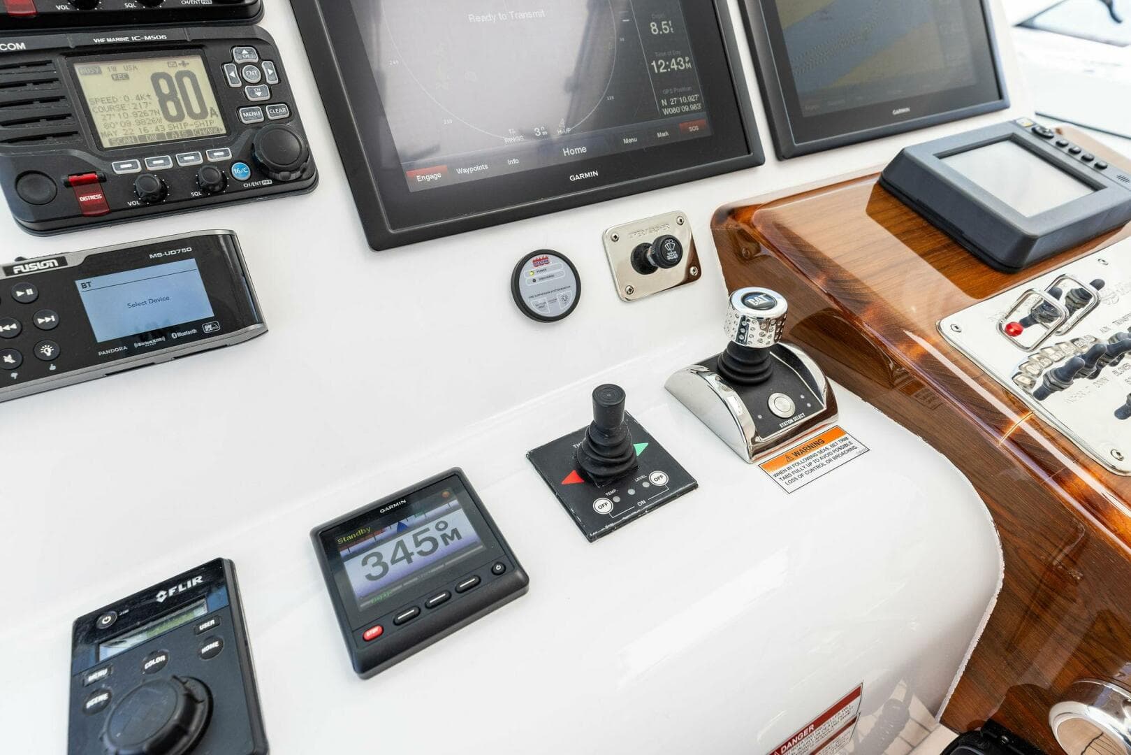 2016 Hatteras — photo 57