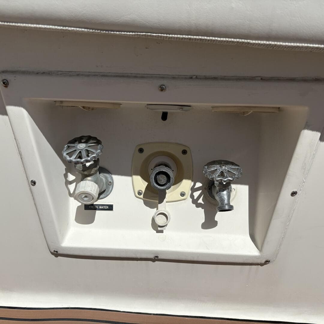 2001 Silverton 42 Convertible — photo 31