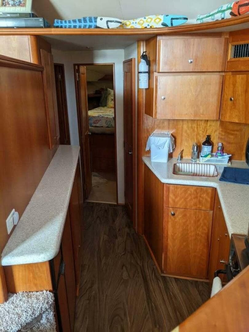 2001 Silverton 42 Convertible — photo 22