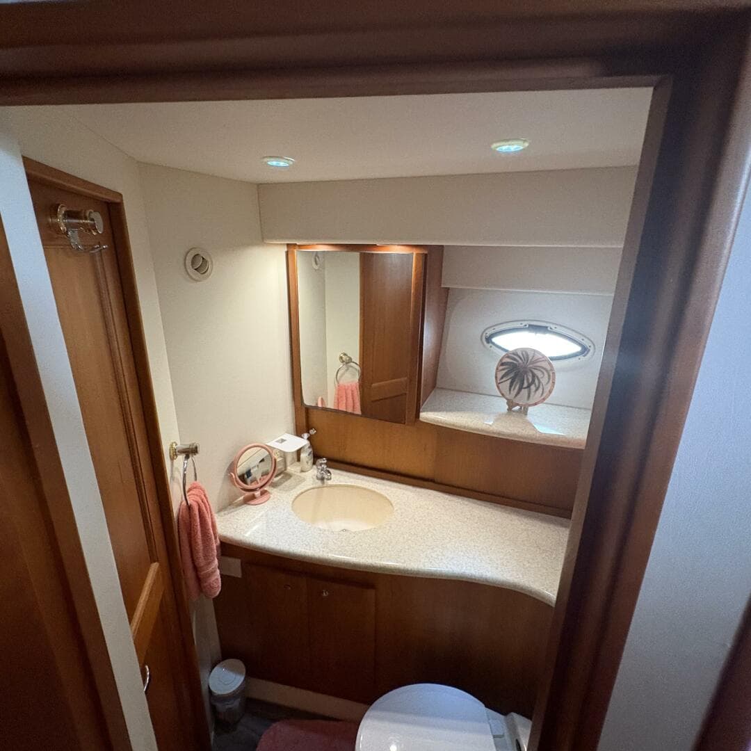 2001 Silverton 42 Convertible — photo 57