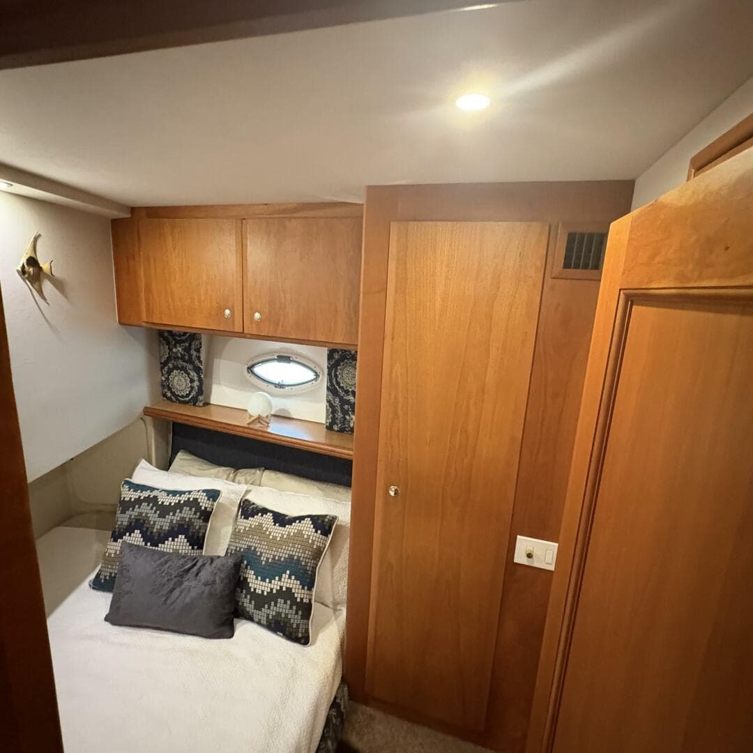 2001 Silverton 42 Convertible — photo 52