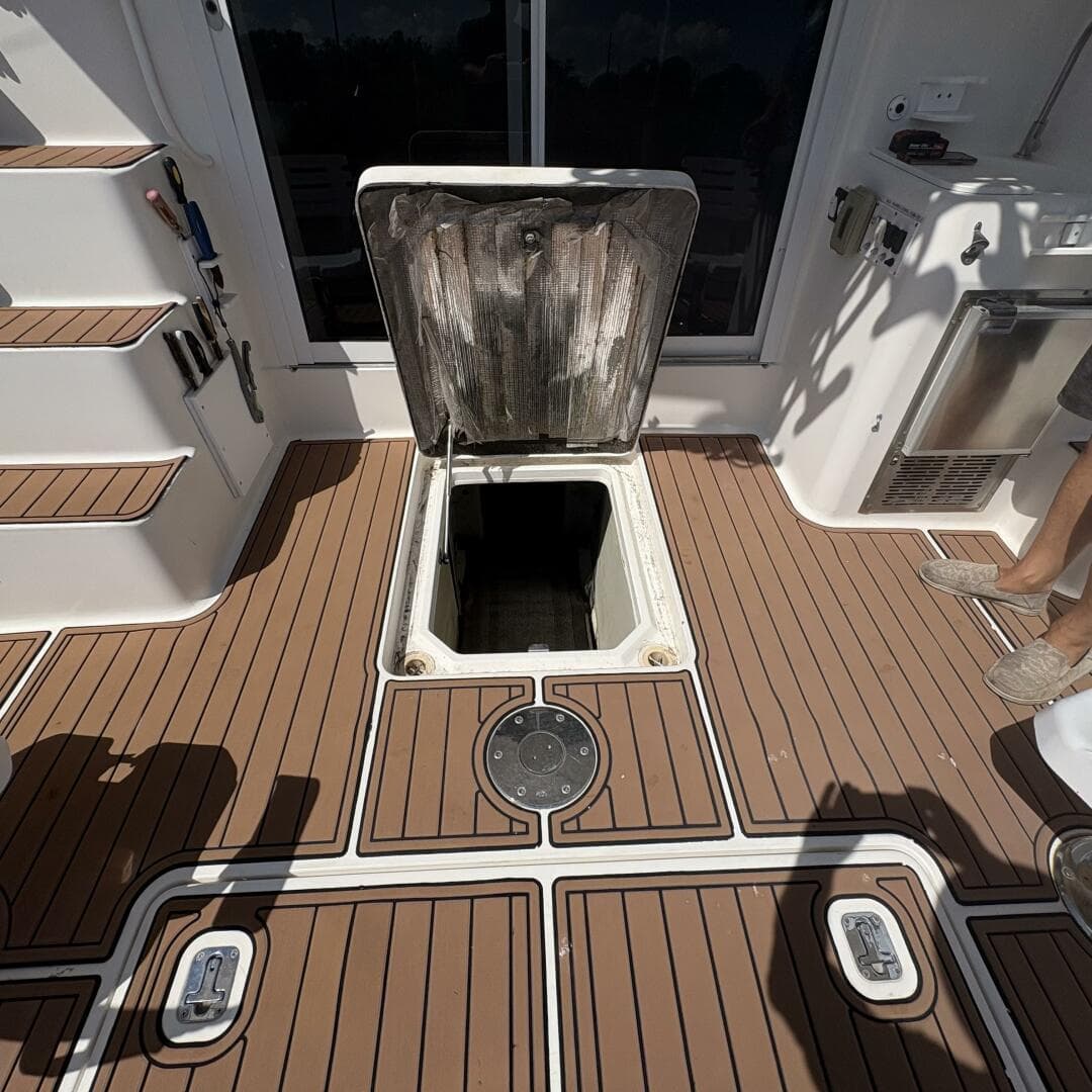 2001 Silverton 42 Convertible — photo 16