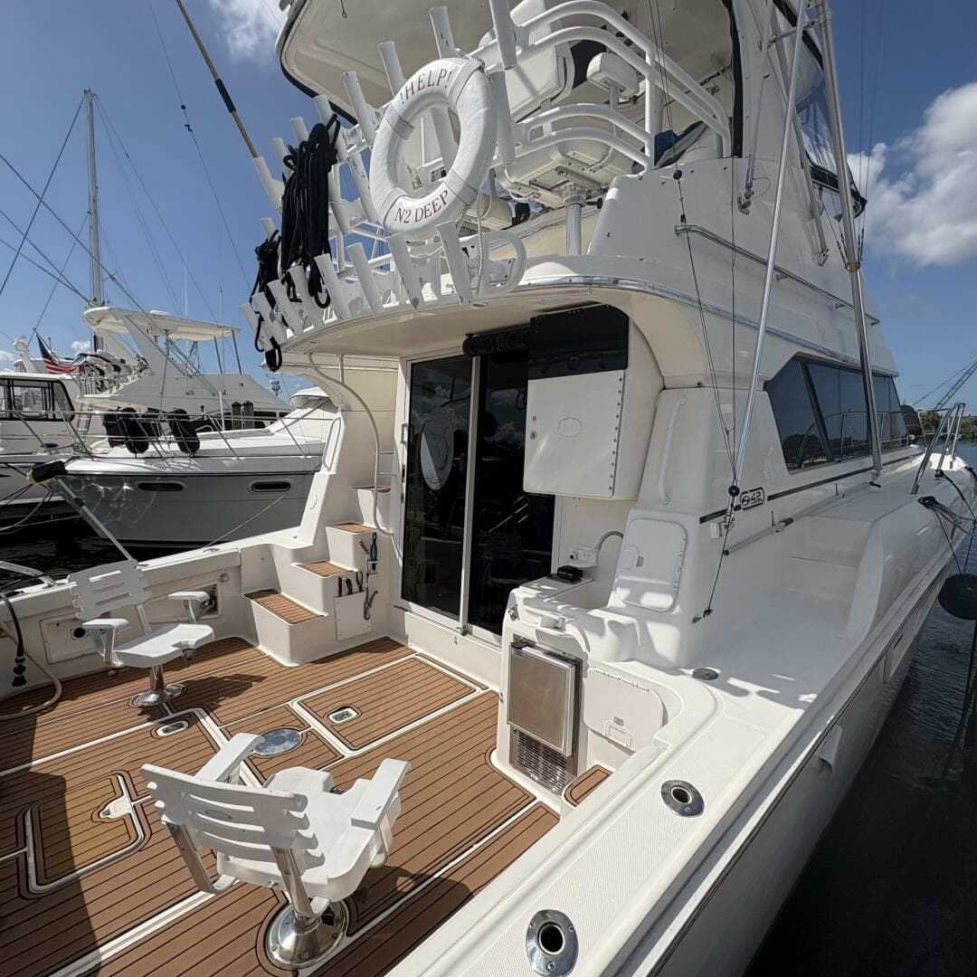 2001 Silverton 42 Convertible — photo 14