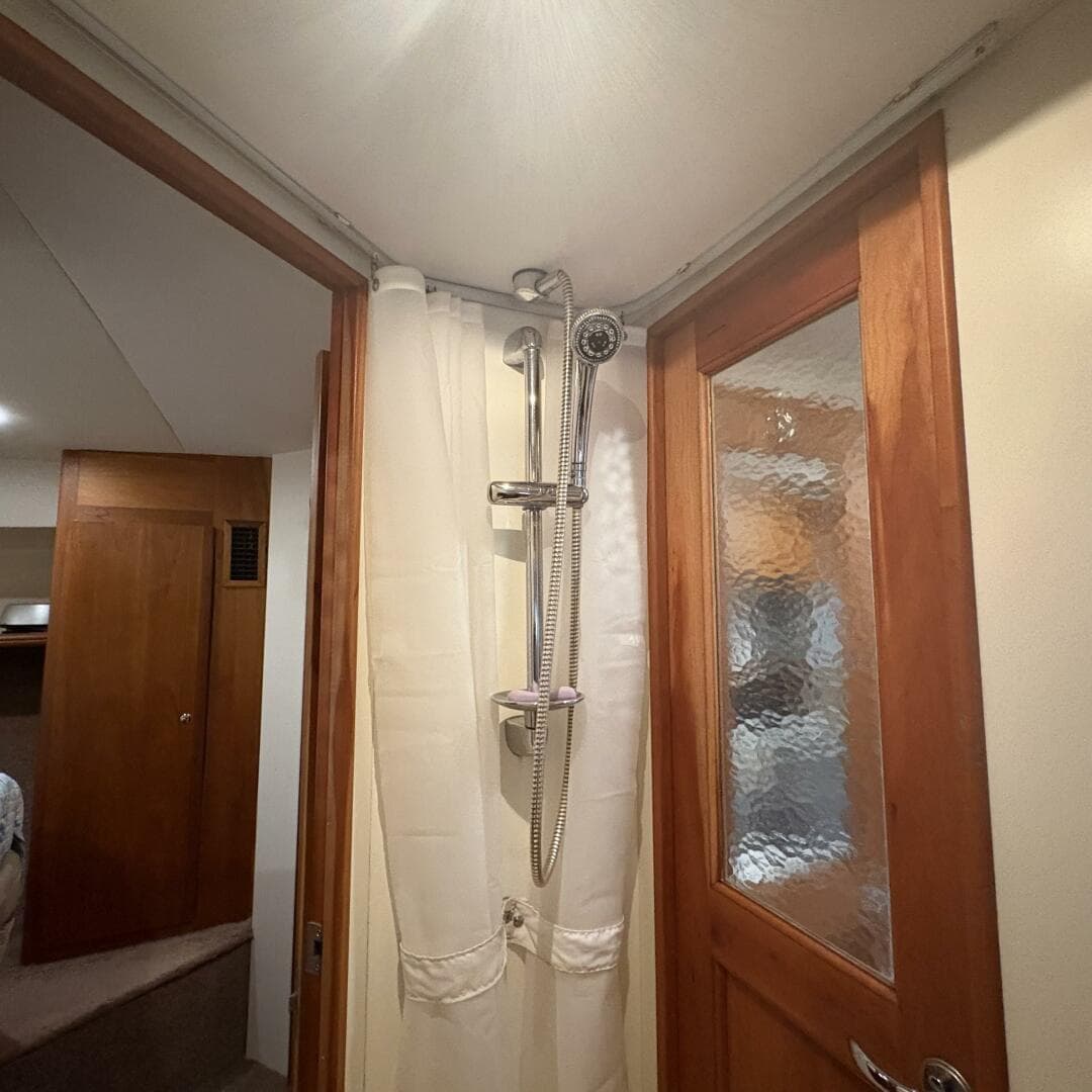 2001 Silverton 42 Convertible — photo 51