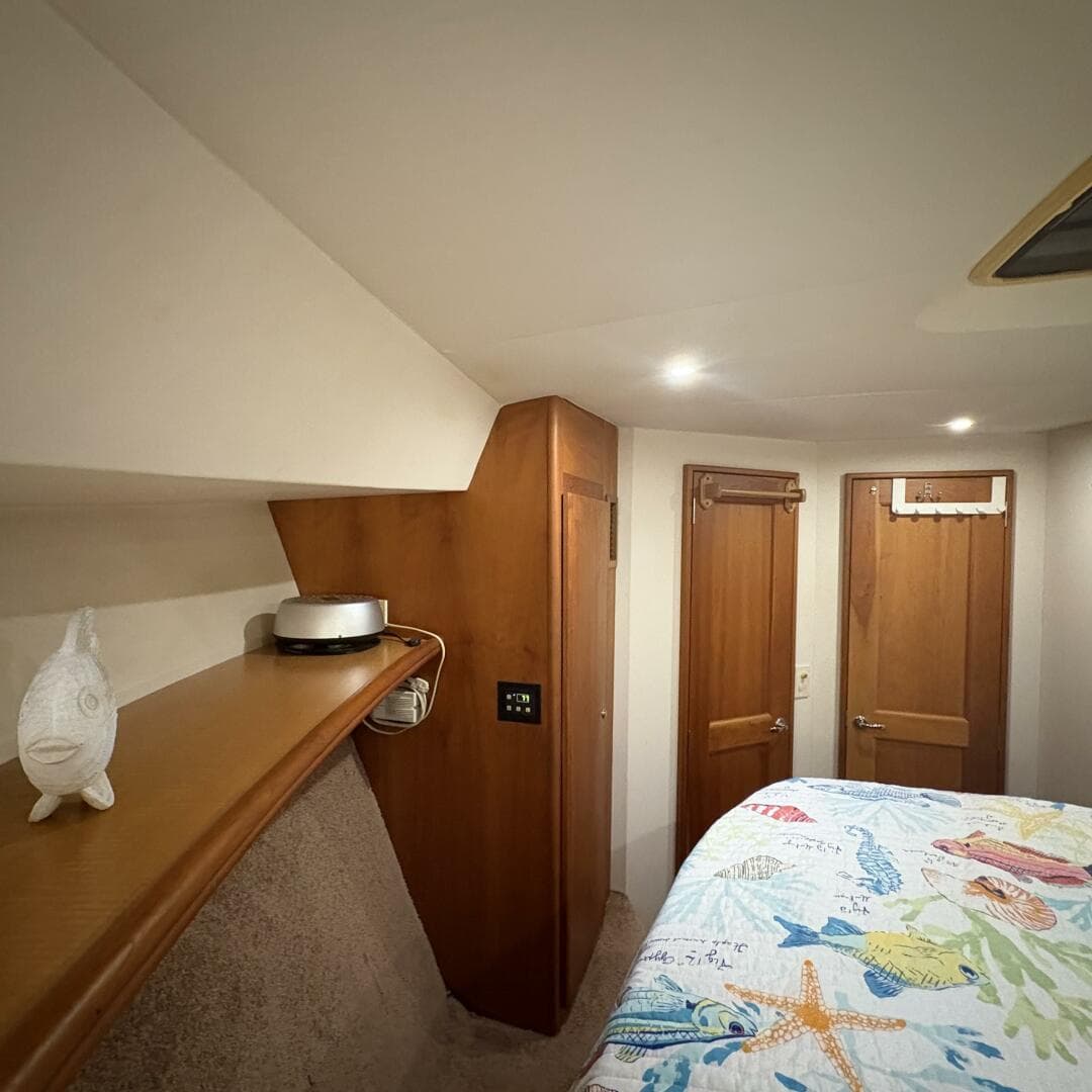 2001 Silverton 42 Convertible — photo 61