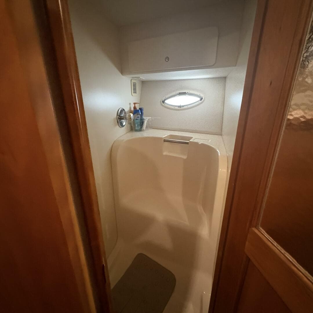 2001 Silverton 42 Convertible — photo 63